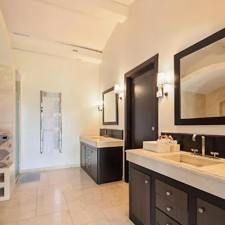 Willa Av Experiences - Tournels Luxury