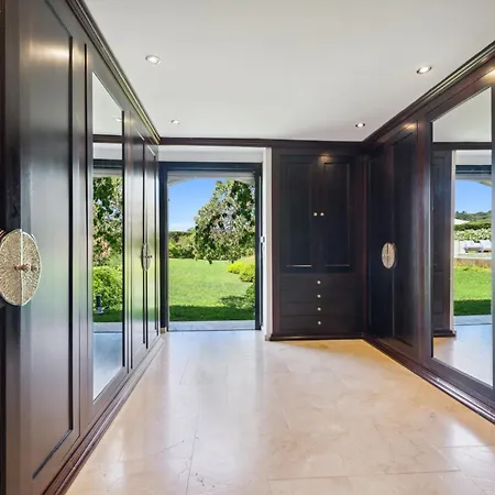 Av Experiences - Tournels Luxury Villa