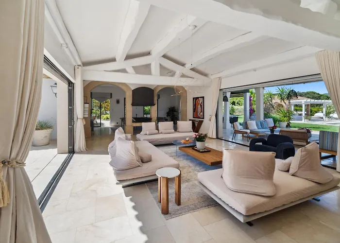 Villa Av Experiences - Tournels Luxury