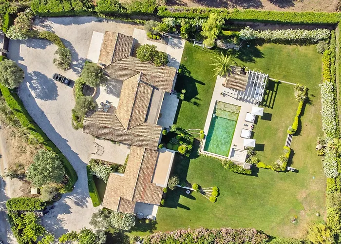 Villa Av Experiences - Tournels Luxury