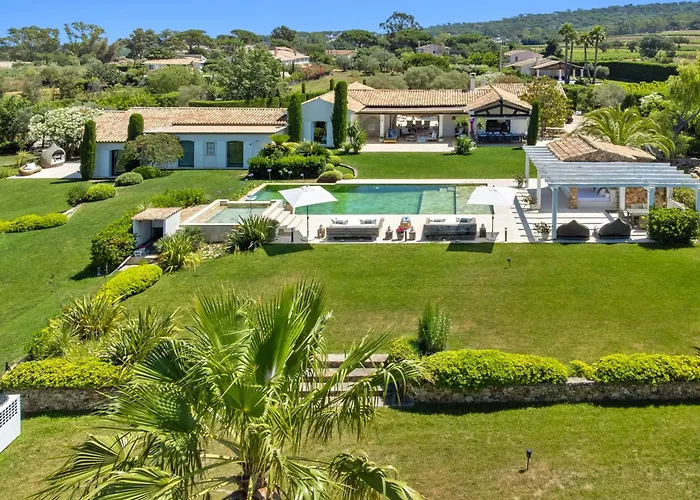 Villa Av Experiences - Tournels Luxury