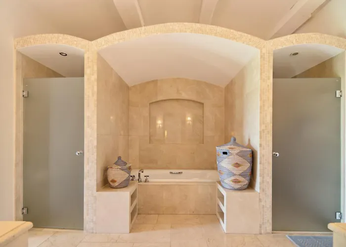 Av Experiences - Tournels Luxury *