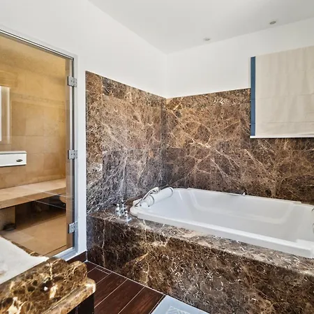 Tournels Luxury Villa *